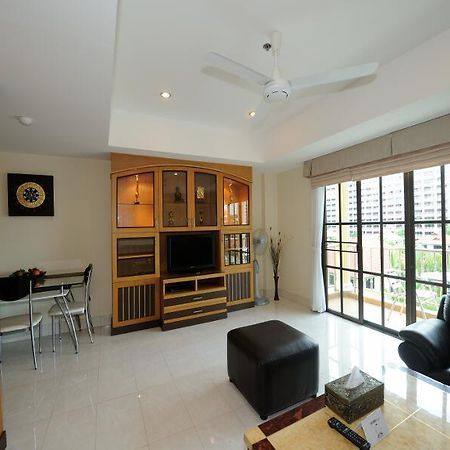 Royal Park Apartments ジョムティエンビーチ エクステリア 写真