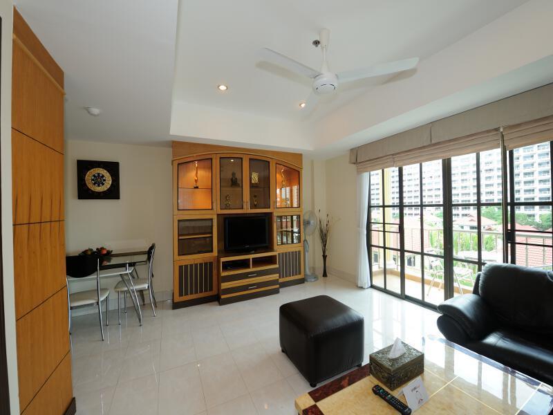 Royal Park Apartments ジョムティエンビーチ エクステリア 写真